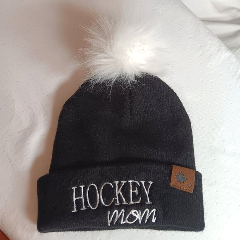 NWOT Hockey Mom Black Knit Winter Hat White Faux Fur Pom Pom Women's OS